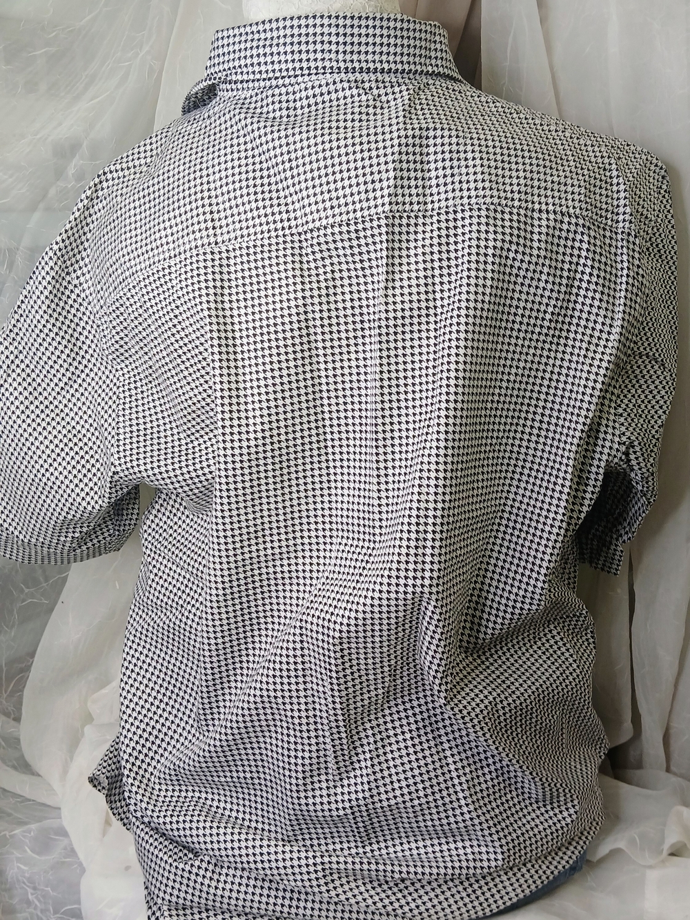 Men's Black & White Houndstooth Short Sleeve Shirt - Picture 4 of 7